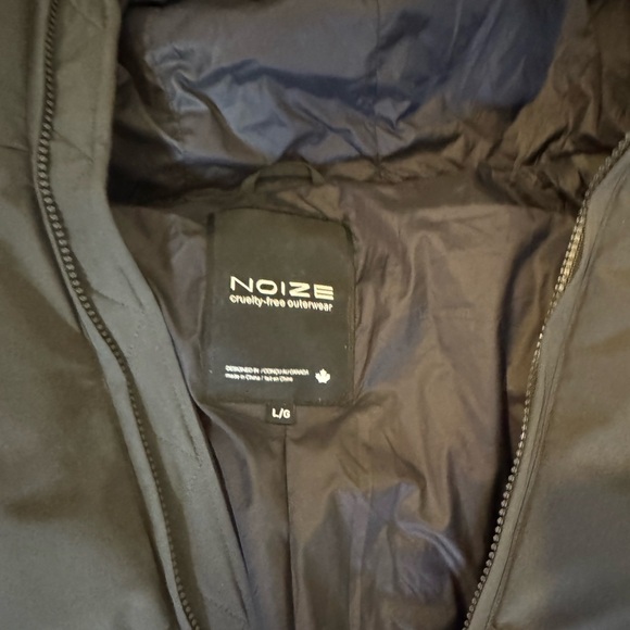 NWT Noize Stacy Short Length Puffer in Charcoal
Size Large - Picture 11 of 11